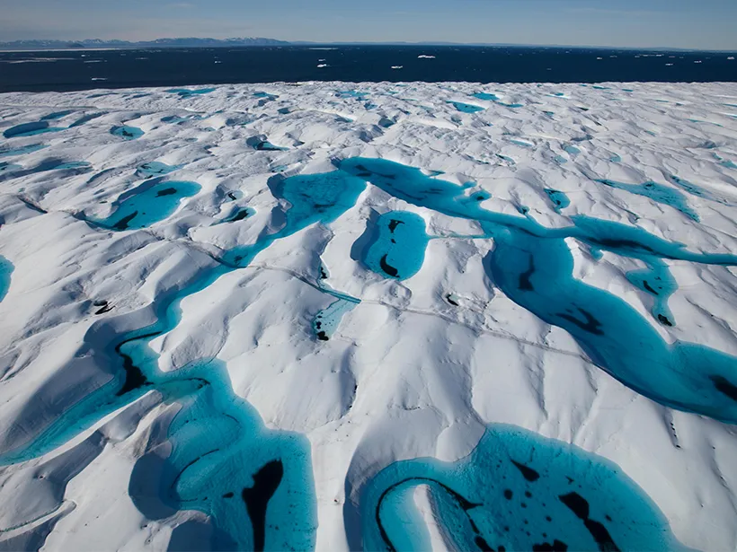 Copernicus Sentinel-2 tracks meltwater lakes on Greenland’s ice sheet