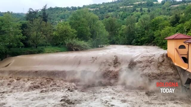 Image for Copernicus Sentinel-2 helps map Italy’s mudslides